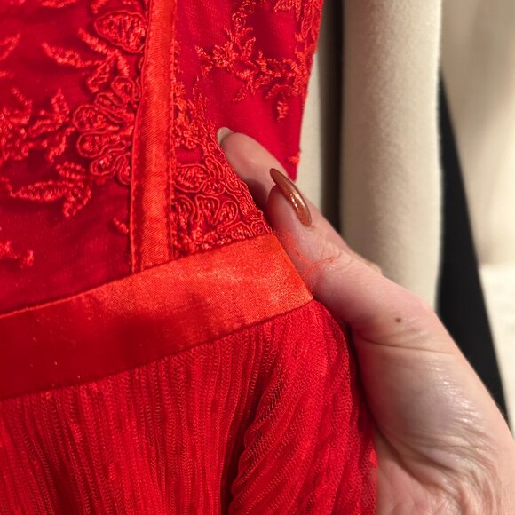 Bariano Red Strapless Dress with Dotted Tulle and Lace Black Label US Sz 4/Austr - Picture 6 of 6